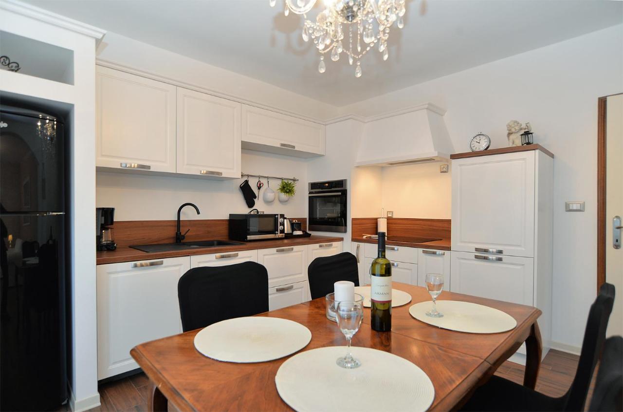 Apartments Marija 1089 Πόρετς Εξωτερικό φωτογραφία