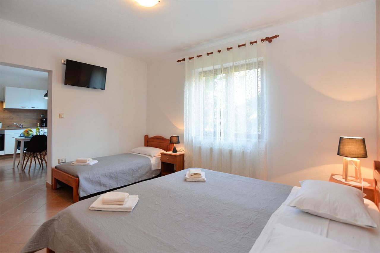 Apartments Marija 1089 Πόρετς Εξωτερικό φωτογραφία