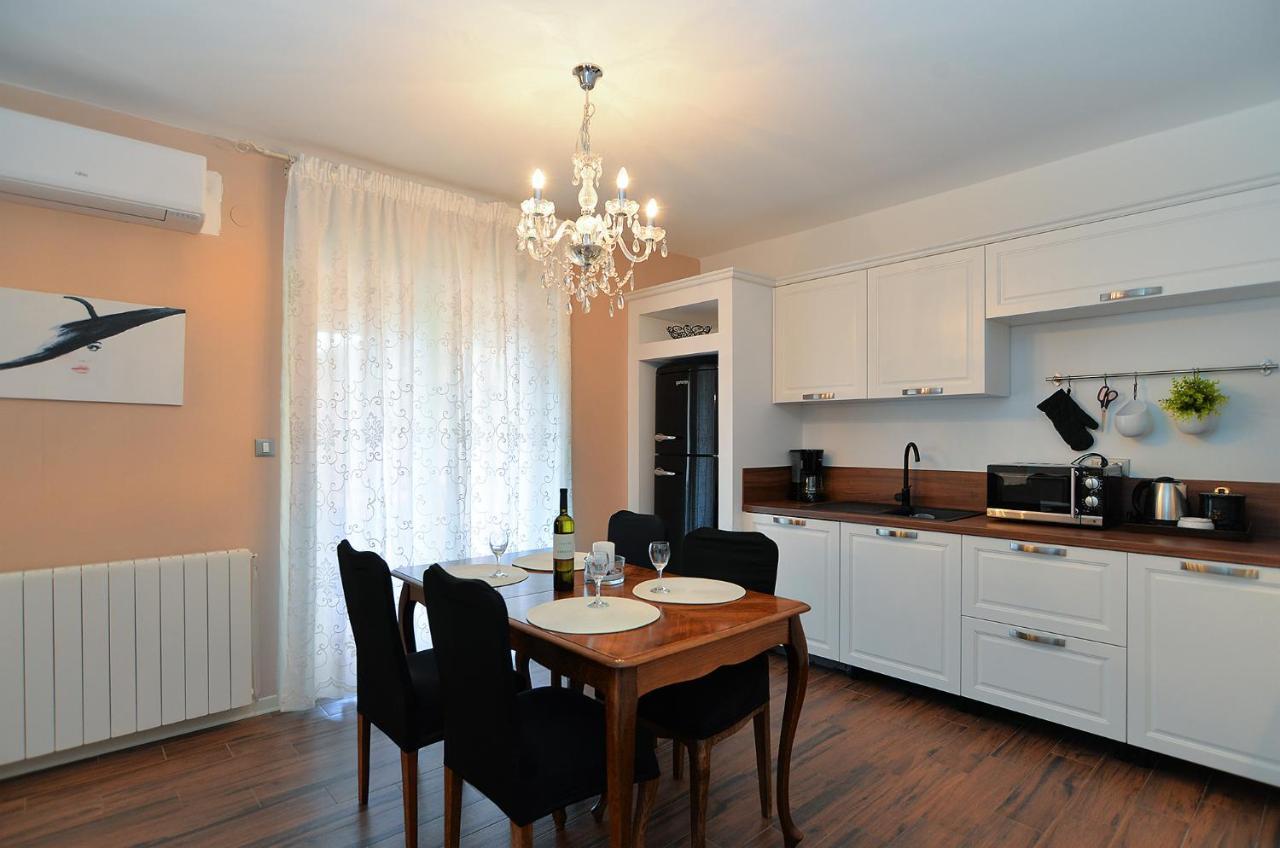 Apartments Marija 1089 Πόρετς Εξωτερικό φωτογραφία